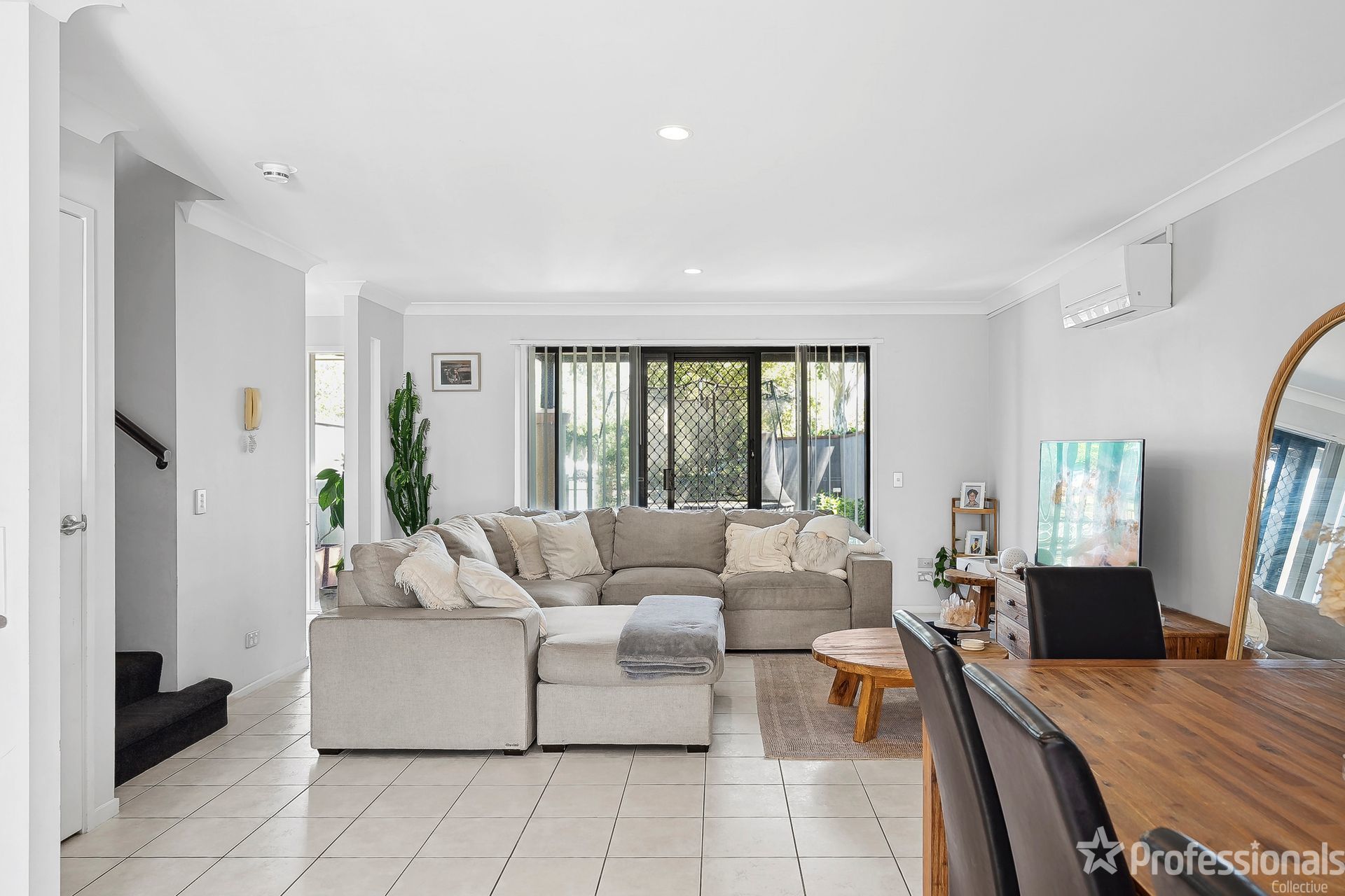 6/302 Christine Avenue