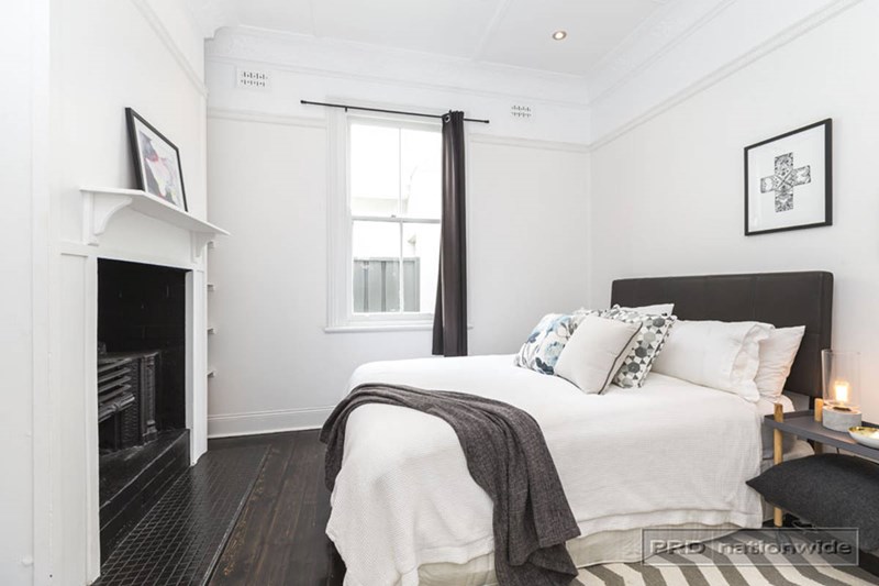 Sold 18 Darling Street, Hamilton South NSW 2303 on 10 Feb 2016 for