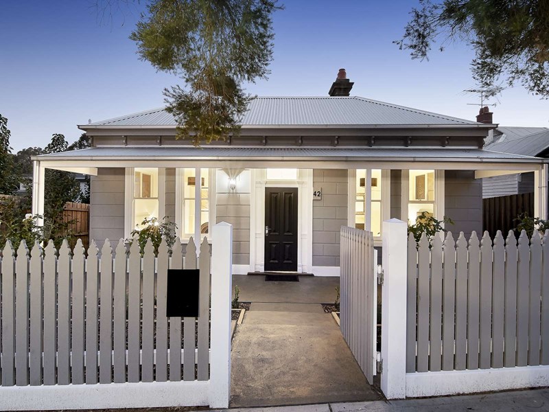 Sold 42 Warburton Road, Canterbury VIC 3126 on 09 May 2016