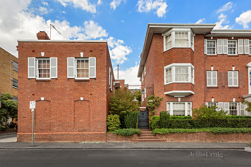 Sold 7/160 Walsh Street, South Yarra VIC 3141 on 08 Mar 2016